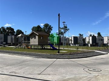 Arriendo Casa Nueva en Condominio Sector Oriente