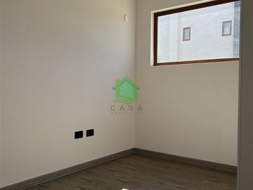 Arriendo Casa Nueva en Condominio Sector Oriente