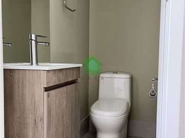 Arriendo Casa Nueva en Condominio Sector Oriente