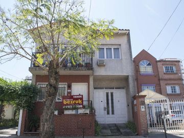 PH de 4 ambientes con cochera en venta en Olivos