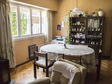 PH de 4 ambientes con cochera en venta en Olivos