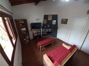 CASA + DÚPLEX EN PLENO CENTRO – IDEAL INVERSIÓN / USO MULTIFAMILIAR