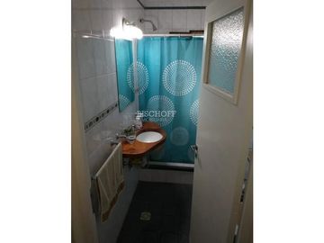 CASA + DÚPLEX EN PLENO CENTRO – IDEAL INVERSIÓN / USO MULTIFAMILIAR