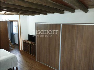 CASA + DÚPLEX EN PLENO CENTRO – IDEAL INVERSIÓN / USO MULTIFAMILIAR