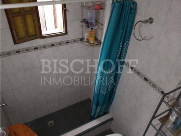 CASA + DÚPLEX EN PLENO CENTRO – IDEAL INVERSIÓN / USO MULTIFAMILIAR