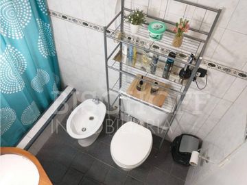 CASA + DÚPLEX EN PLENO CENTRO – IDEAL INVERSIÓN / USO MULTIFAMILIAR