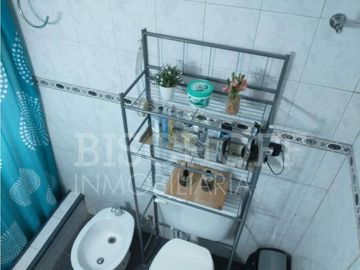 CASA + DÚPLEX EN PLENO CENTRO – IDEAL INVERSIÓN / USO MULTIFAMILIAR
