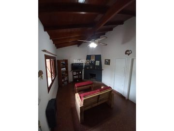 CASA + DÚPLEX EN PLENO CENTRO – IDEAL INVERSIÓN / USO MULTIFAMILIAR