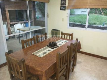 CASA + DÚPLEX EN PLENO CENTRO – IDEAL INVERSIÓN / USO MULTIFAMILIAR
