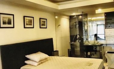 Rush Condominium for Sale 1 Bedroom: 1BR Loft Condo for Sale in Joya Lofts and Towers Rockwell Center Makati