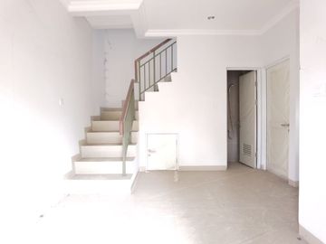 JUAL RUGI RUMAH BAGUS SIAP HUNI DI MALIBU VILLAGE GADING SERPONG