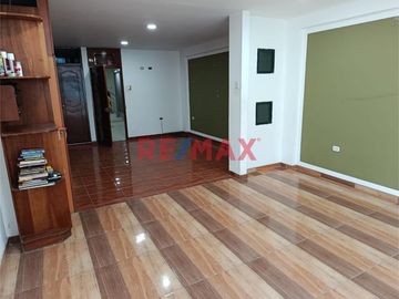 🏡 ¡Vive en la casa de tus sueños! 🏡

En venta: Hermosa casa de 3 pisos mas terraza techada y área de parrilla en la Avenida Jorge Chávez y Pedro Gar