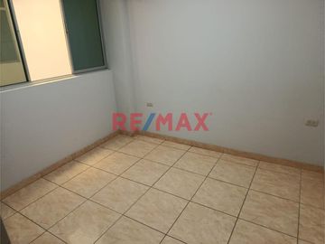 🏡 ¡Vive en la casa de tus sueños! 🏡

En venta: Hermosa casa de 3 pisos mas terraza techada y área de parrilla en la Avenida Jorge Chávez y Pedro Gar