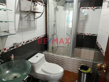 🏡 ¡Vive en la casa de tus sueños! 🏡

En venta: Hermosa casa de 3 pisos mas terraza techada y área de parrilla en la Avenida Jorge Chávez y Pedro Gar