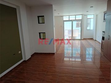 🏡 ¡Vive en la casa de tus sueños! 🏡

En venta: Hermosa casa de 3 pisos mas terraza techada y área de parrilla en la Avenida Jorge Chávez y Pedro Gar