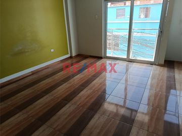 🏡 ¡Vive en la casa de tus sueños! 🏡

En venta: Hermosa casa de 3 pisos mas terraza techada y área de parrilla en la Avenida Jorge Chávez y Pedro Gar