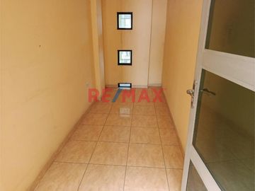 🏡 ¡Vive en la casa de tus sueños! 🏡

En venta: Hermosa casa de 3 pisos mas terraza techada y área de parrilla en la Avenida Jorge Chávez y Pedro Gar