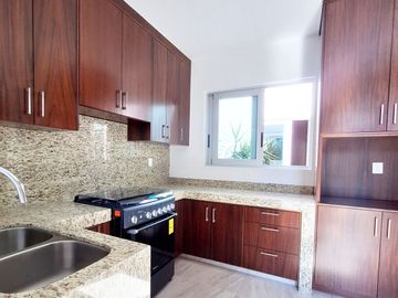 Venta de Casa de 1 Planta en el Coto Bosque Real, Villa de Álvarez, Colima