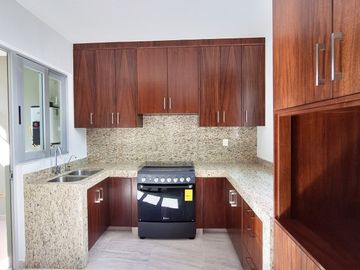 Venta de Casa de 1 Planta en el Coto Bosque Real, Villa de Álvarez, Colima