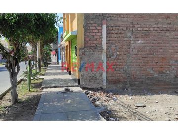 SE VENDE TERRENO URBANO CON UNA EXCELENTE  UBICACION, PUES SE ENCUENTRA  EN UNA ESQUINA DE LA URB. LA RIVERA DE 153.34m2, IDEAL PARA REALIZAR SU PROYE