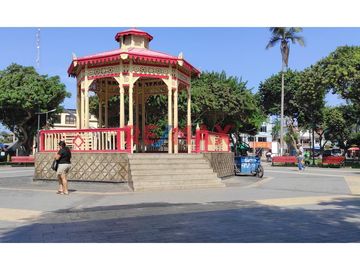 SE VENDE TERRENO URBANO CON UNA EXCELENTE  UBICACION, PUES SE ENCUENTRA  EN UNA ESQUINA DE LA URB. LA RIVERA DE 153.34m2, IDEAL PARA REALIZAR SU PROYE