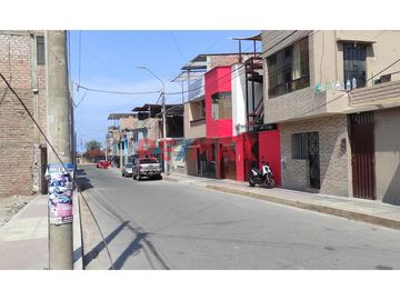 SE VENDE TERRENO URBANO CON UNA EXCELENTE  UBICACION, PUES SE ENCUENTRA  EN UNA ESQUINA DE LA URB. LA RIVERA DE 153.34m2, IDEAL PARA REALIZAR SU PROYE
