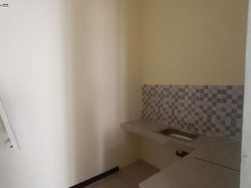 Rumah Baru Rungkut medayu utara ada Mini gudang