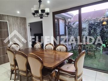 Casa en venta de 4 dorm. en San Bernardo