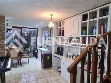 Casa en venta de 4 dorm. en San Bernardo