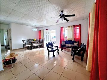 VENDO CASA DE 3HAB EN RESIDENCIAL SANTA MARIA