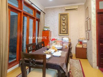 Rumah Hook Lokasi Prime  Zona Komersil Panglima Polim