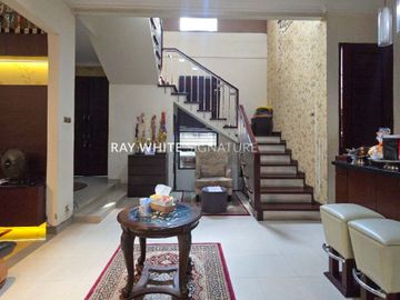 Rumah Hook Lokasi Prime  Zona Komersil Panglima Polim