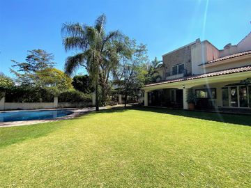 AMPLIA RESIDENCIA EN LAS CAÑADAS, CASA EN VENTA, JALISCO
