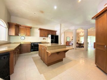 AMPLIA RESIDENCIA EN LAS CAÑADAS, CASA EN VENTA, JALISCO