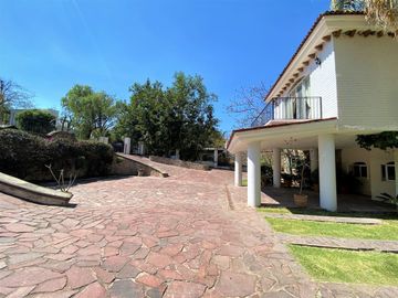 AMPLIA RESIDENCIA EN LAS CAÑADAS, CASA EN VENTA, JALISCO