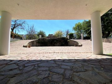 AMPLIA RESIDENCIA EN LAS CAÑADAS, CASA EN VENTA, JALISCO