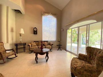 AMPLIA RESIDENCIA EN LAS CAÑADAS, CASA EN VENTA, JALISCO