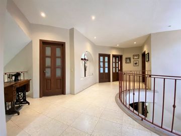 AMPLIA RESIDENCIA EN LAS CAÑADAS, CASA EN VENTA, JALISCO