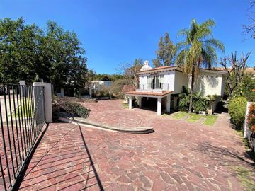 AMPLIA RESIDENCIA EN LAS CAÑADAS, CASA EN VENTA, JALISCO