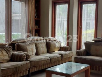 Rumah Modern Tengah Kota Dekat Daerah Komersial Serengan Solo