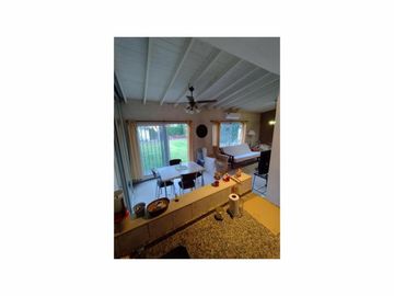 Se Vende Amplio Depto. de 2 Ambientes en Olivos. Planta Baja Con Jardin