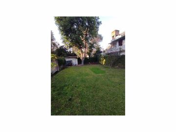 Se Vende Amplio Depto. de 2 Ambientes en Olivos. Planta Baja Con Jardin