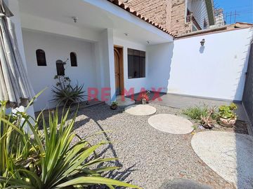 En Venta! Casa de 1 Planta Frente a la Escuela Técnica del Ejército - Chorrillos 🏙️
 
Se tiene la cercanía a lugares que te brindan las comodidades