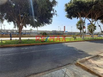 En Venta! Casa de 1 Planta Frente a la Escuela Técnica del Ejército - Chorrillos 🏙️
 
Se tiene la cercanía a lugares que te brindan las comodidades