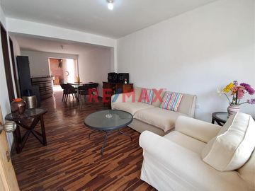 En Venta! Casa de 1 Planta Frente a la Escuela Técnica del Ejército - Chorrillos 🏙️
 
Se tiene la cercanía a lugares que te brindan las comodidades