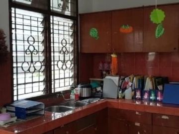 Rumah hoek, shm, asri, taman luas, Megapolitan Cinere