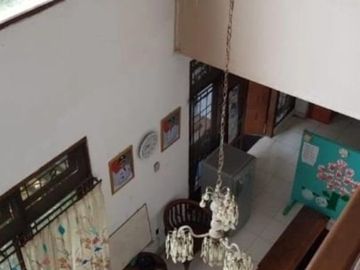 Rumah hoek, shm, asri, taman luas, Megapolitan Cinere
