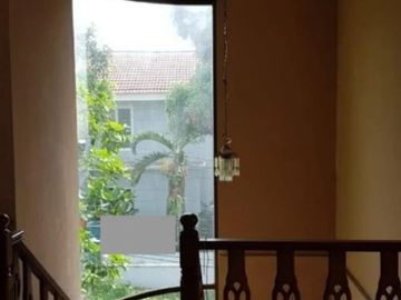 Rumah hoek, shm, asri, taman luas, Megapolitan Cinere