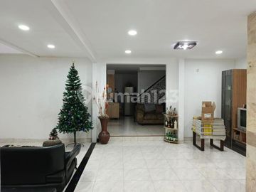 Rumah Cluster Favorit 2.5 Lantai Siap Huni Taman Palem Lestari