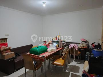 Rumah Cluster Favorit 2.5 Lantai Siap Huni Taman Palem Lestari
